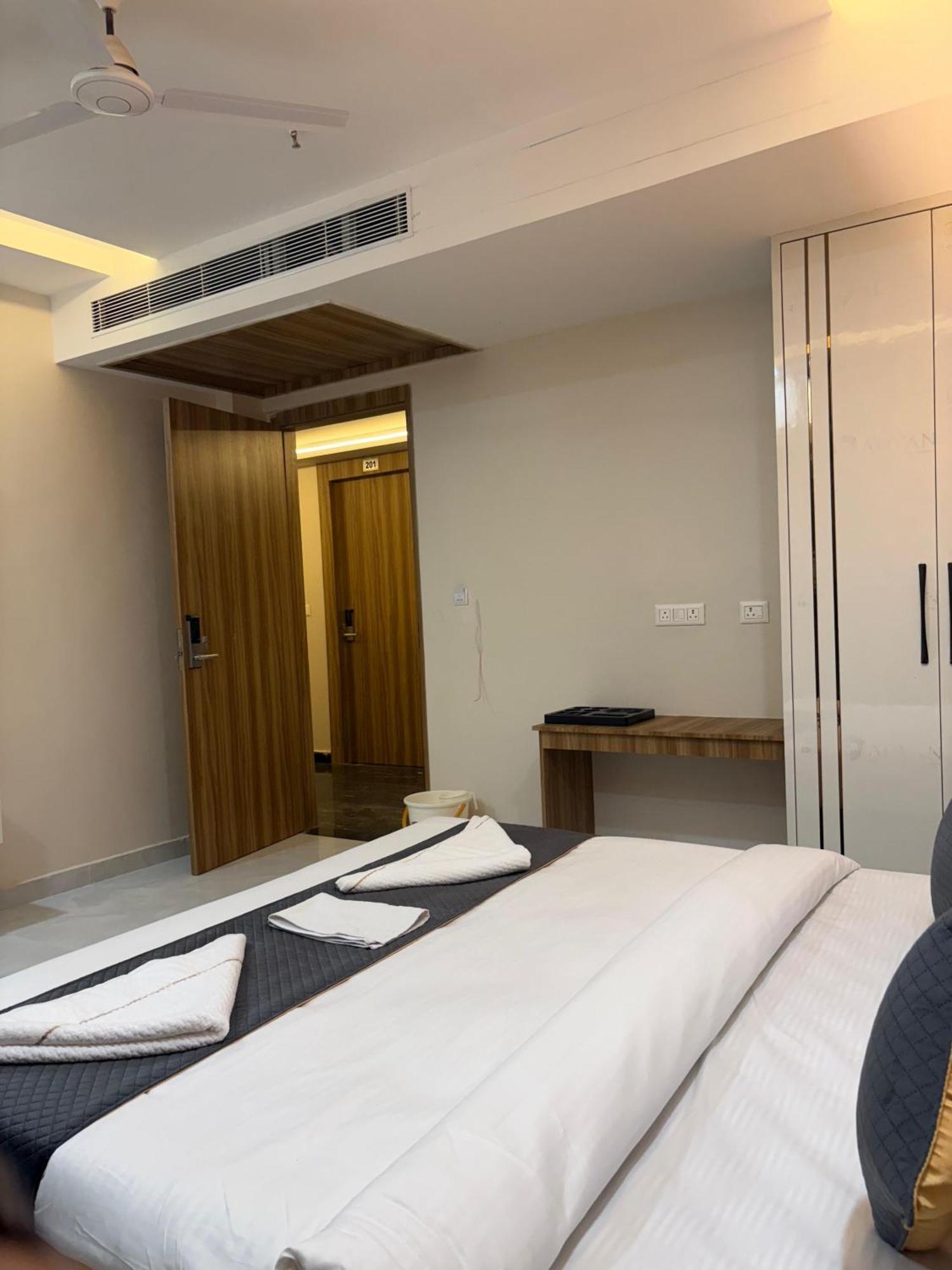 The Janki Hotel Ayodhya Exterior foto